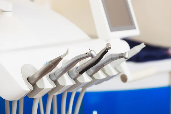 Primo piano di un moderno strumento dentistico — Foto Stock