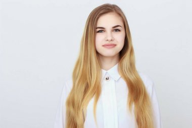 Kadın kılığında stüdyo portre kavramı