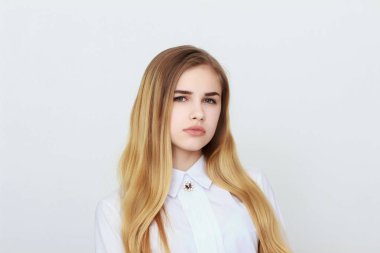 Kadın kılığında stüdyo portre kavramı