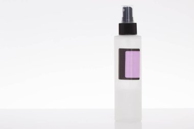 Kozmetik kapları izole