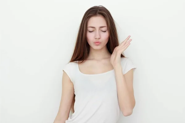 Portrait of attractive caucasian smiling young woman — Stock Photo, Image