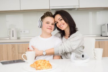 sabah mutlu bir aile