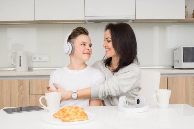 sabah mutlu bir aile