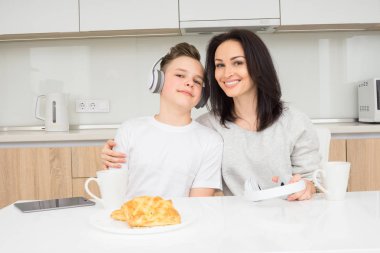 sabah mutlu bir aile