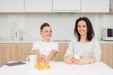 sabah mutlu bir aile