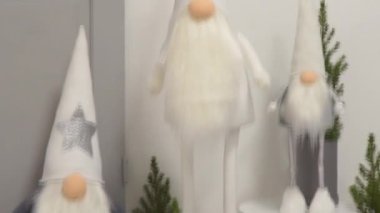 Beyaz klasik Noel ve yeni yıl iç odası