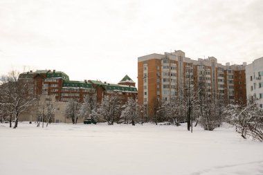Kışın konut binaları olan yatakhane.
