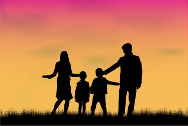Doğada aile siluetleri.
