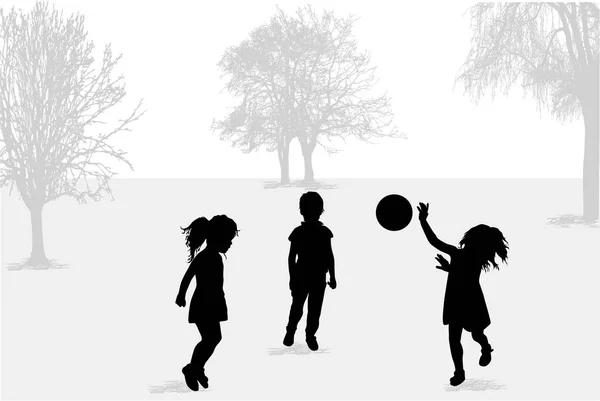 Hra s míčem. Děti siluety. — Stockový vektor