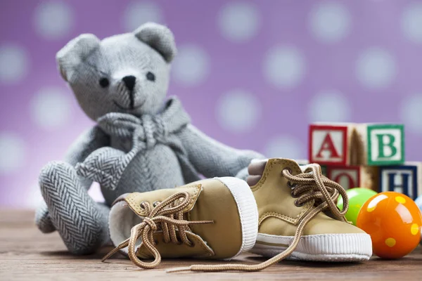 Juguete Children 's World sobre fondo de madera . — Foto de Stock