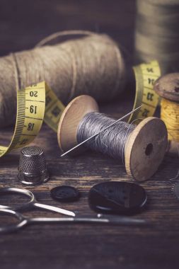 Dikiş aletleri, konu, iğneler vintaae tarzı
