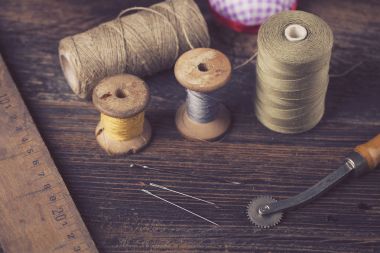 Dikiş aletleri, konu, iğneler vintaae tarzı