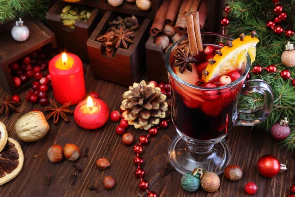 Vin chaud et ingrédients de Noël — Photo