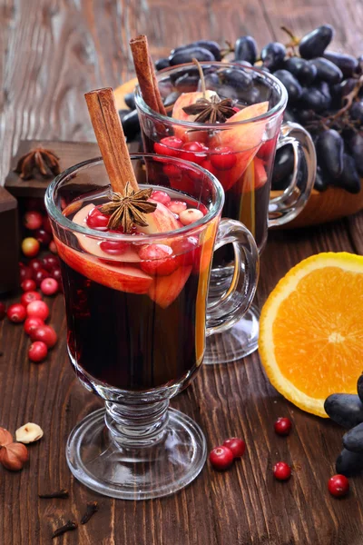 Vin chaud et ingrédients de Noël — Photo