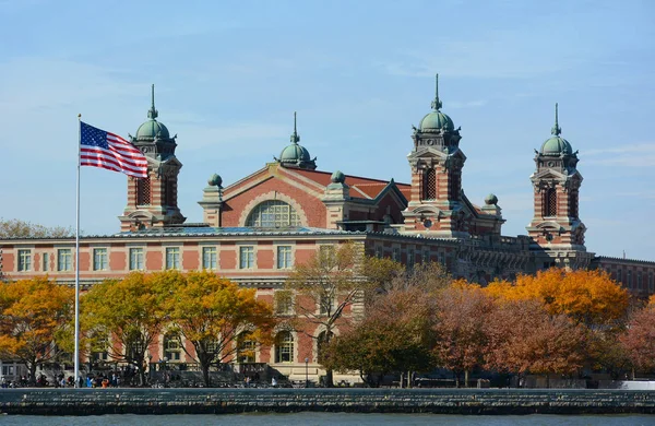 NOVA IORQUE, NY - 04 NOV 2019: O edifício principal em Ellis Island Na — Fotografia de Stock