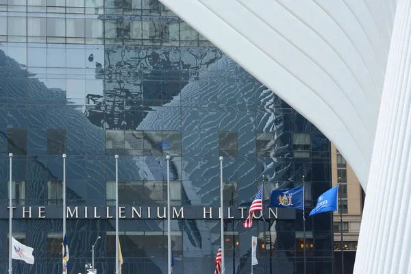 НЬЮ-ЙОРК, Нью-Йорк - 05 НОВ 2019: The Millenium Hilton Hotel in Lower — стоковое фото