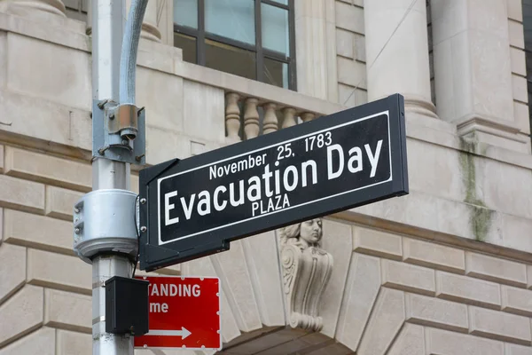 NEW YORK, NY - 05 NOV 2019: Evacuation Day Plaza sign. November — Stock Photo, Image