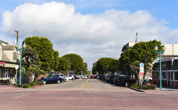 Main Street gezien vanaf de Seal Beach Pier. — Stockfoto