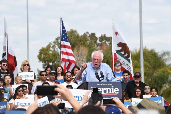 Santa Ana California Feb 2020 Bernie Sanders Speaks Supporters Outdoor — стокове фото