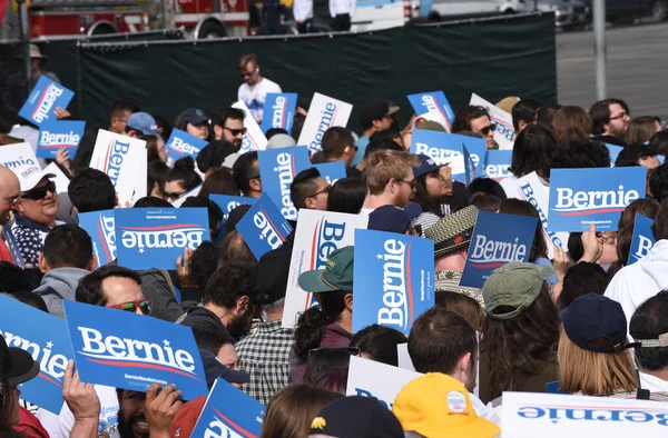 Santa Ana California Feb 2020 Bernie Sanders Supporters Shade Themselves — Stock Photo, Image