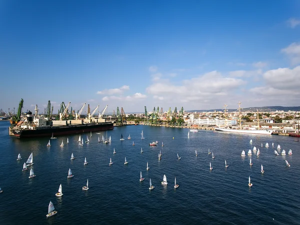 Varna, Bulgaria - October 2, 2016: Black Sea Tall Ships Regatta, sailing ships from different countries on international regatta — Stock Photo, Image