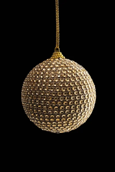 Zlatý vánoční koule, izolované na černém pozadí — Stock fotografie