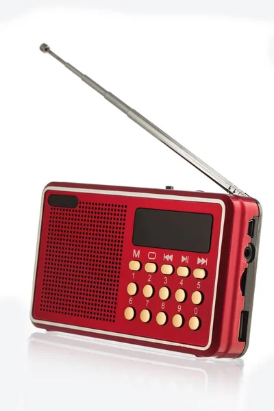 Retro gamla radio isolerad på vit — Stockfoto