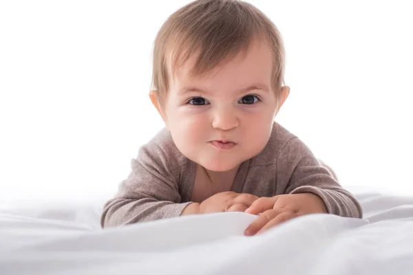 Portret van schattige babymeisje geïsoleerd op wit — Stockfoto