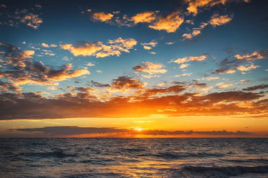 Sunrise beach üzerinde