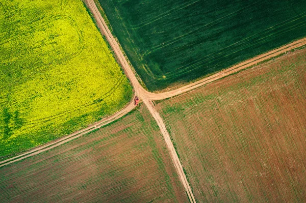 Letecký pohled na zemědělská pole — Stock fotografie