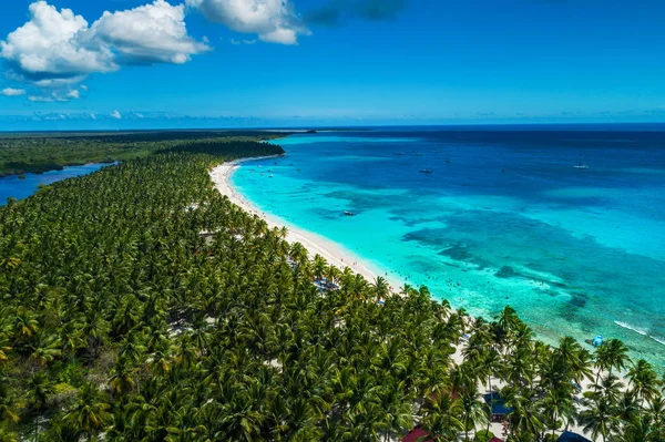 Vista aerea della spiaggia tropicale, Repubblica Dominicana — Foto Stock