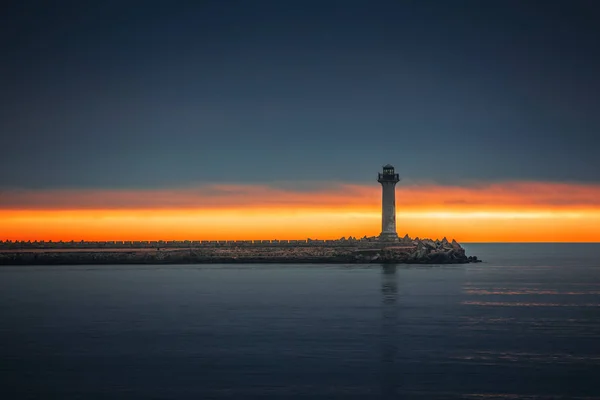 Antiguo Faro en Varna, Bulgaria al amanecer — Foto de Stock