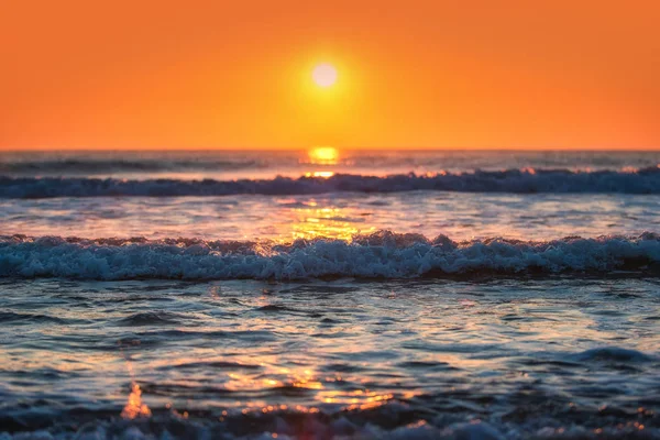 Sea wave close up, low angle view, sunrsie shot — Stock Photo, Image