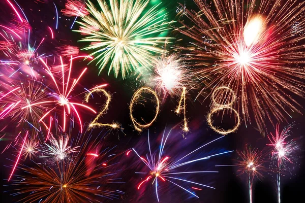 黒の背景に輝き花火と書かれた新年あけまして 2018 — ストック写真