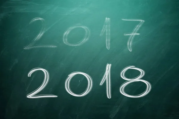 Yeşil kartı üzerindeki yeni yıl 2018. Yazı tahtası — Stok fotoğraf