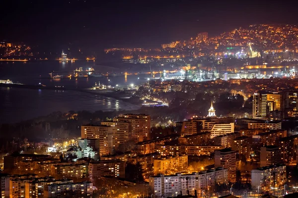Vista aérea noturna panorâmica da cidade de Varna — Fotografia de Stock