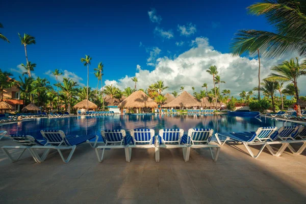 Tropický bazén v luxusním letovisku Punta Cana — Stock fotografie