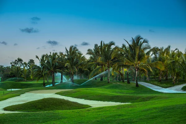Campo de golfe no campo. Punta Cana resort, República Dominicana — Fotografia de Stock