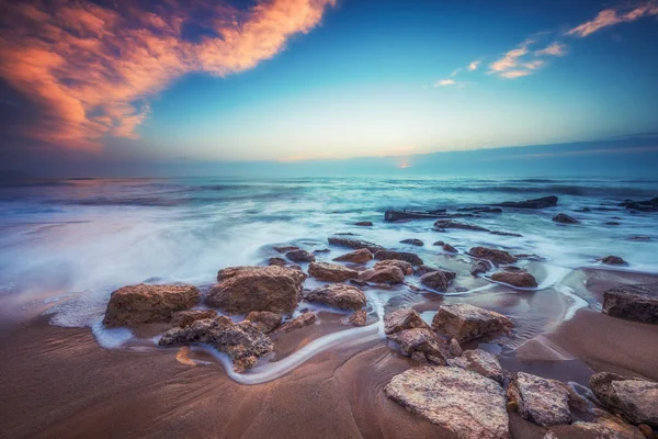 Zonsopgang boven het strand — Stockfoto