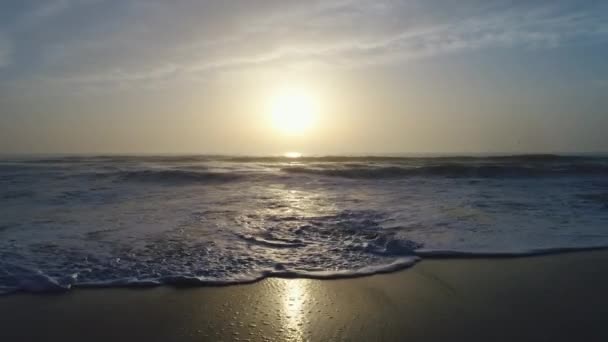 Luchtfoto Van Mooie Zonsopgang Boven Zee — Stockvideo