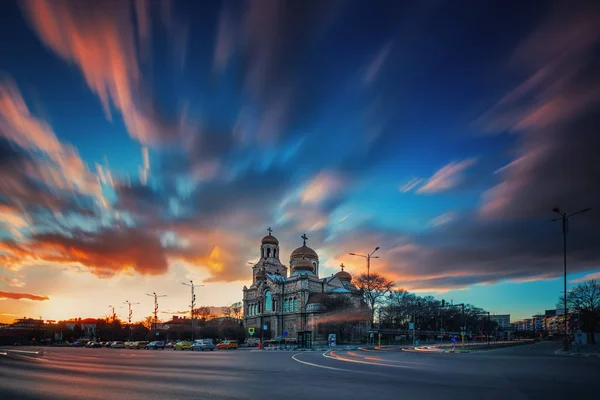 Cathédrale de l'Assomption à Varna, Bulgarie. Repères de la ville . — Photo