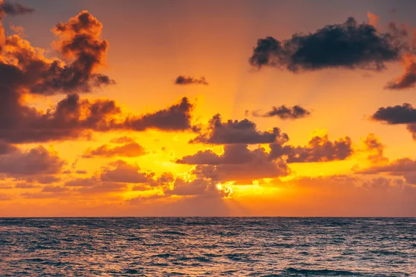 Beautiful sunrise over the sea — Stock Photo, Image