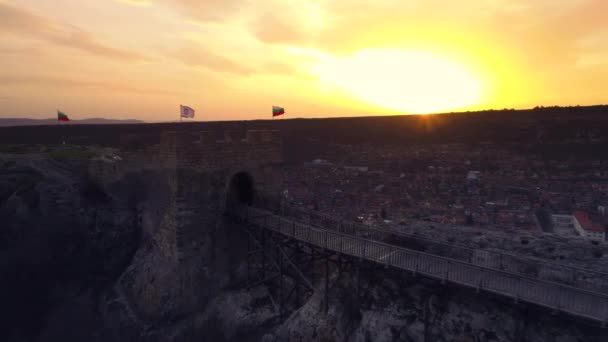 Ηλιοβασίλεμα Πάνω Από Μεσαιωνικό Φρούριο Ovech Κοντά Provadia Βουλγαρία — Αρχείο Βίντεο
