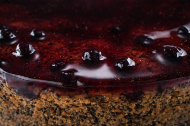 Berry meyve, chia tahıl ve fındık izole ile Kek