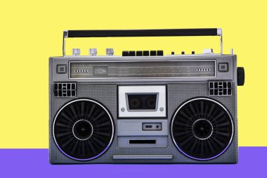 1980 'lerin gümüş retro radyo müzik kutusu. Disko müziği