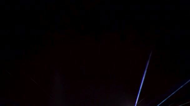Concert du Nouvel An. Lumières et performances laser. Joyeux public et fêtards 