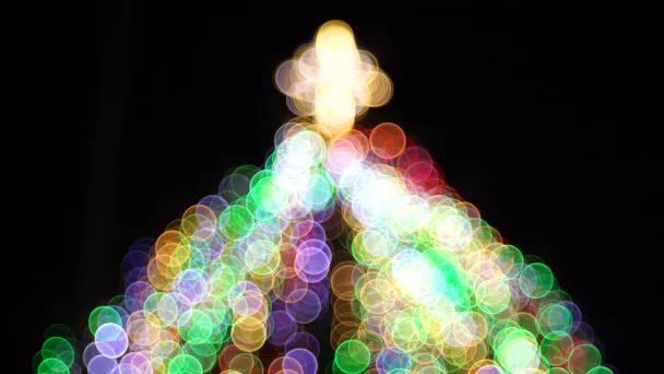 Schitterende Kerstboom Lichten Als Bokeh Achtergrond — Stockvideo