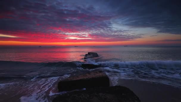 Hermoso Amanecer Sobre Mar — Vídeos de Stock