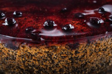 Meyveli kek, mısır gevreği ve fındıklı yakın plan.