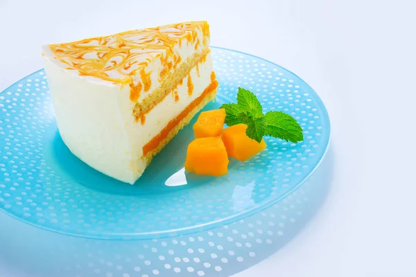 Mousse cake with mango puree and cream — Stock Photo, Image